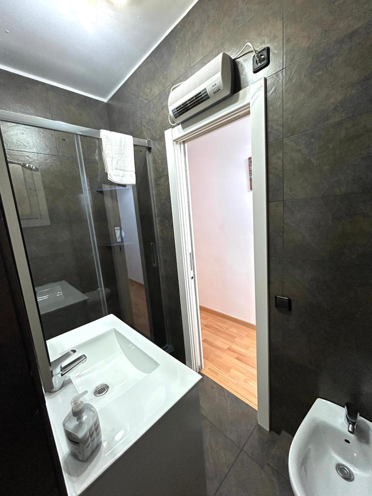 Apartment Carrer D'Olesa Barselona Dış mekan fotoğraf