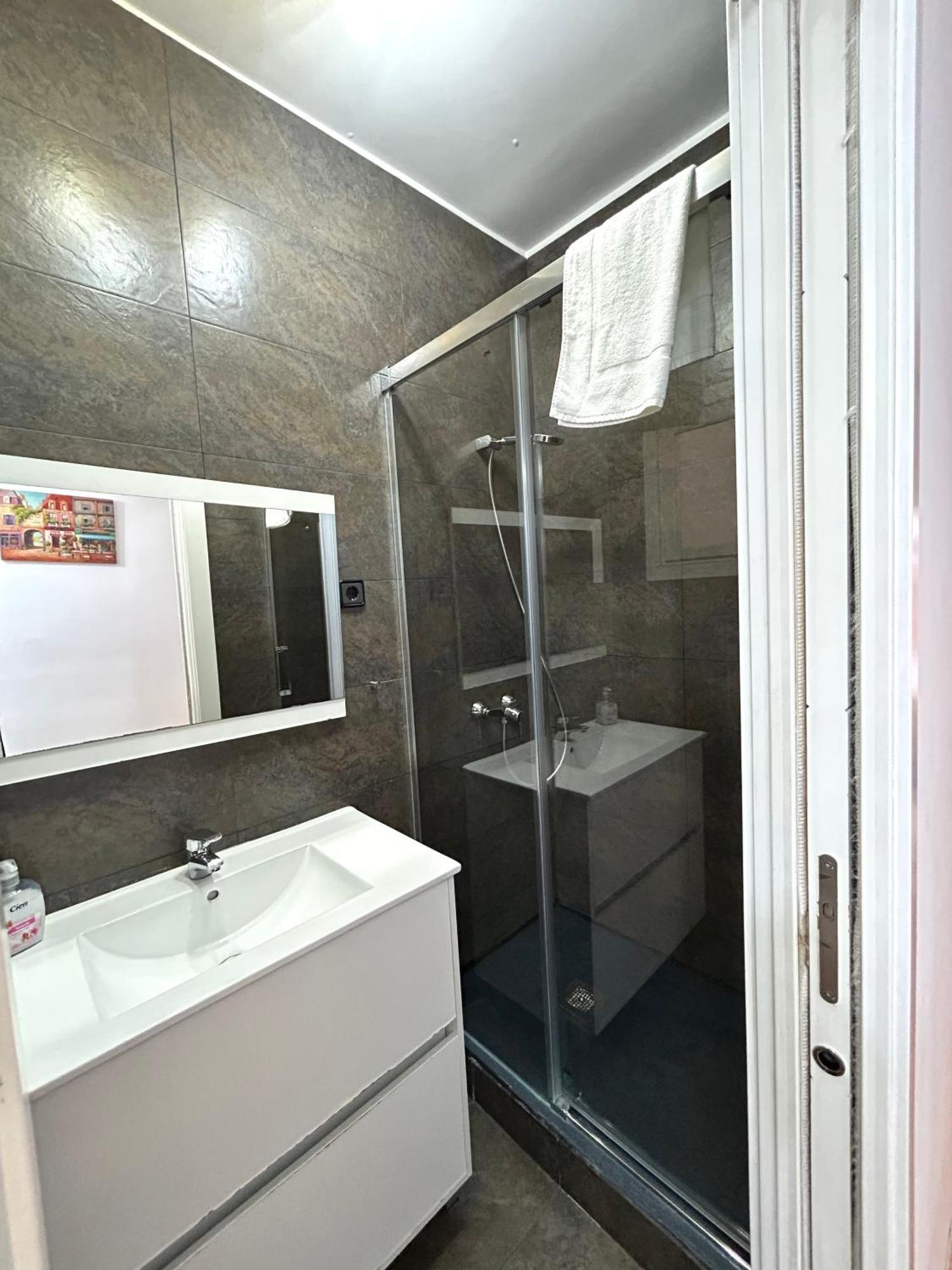 Apartment Carrer D'Olesa Barselona Dış mekan fotoğraf