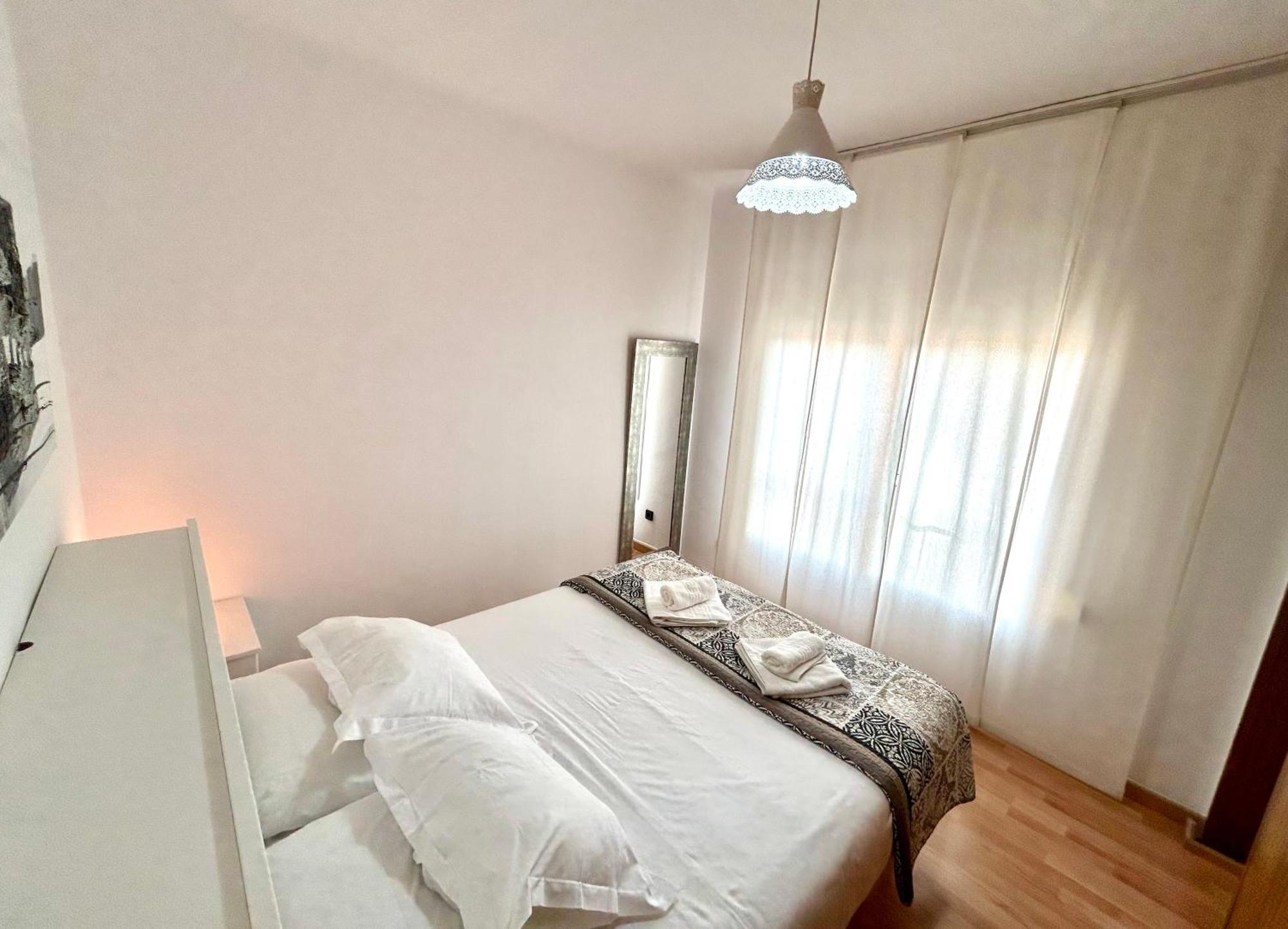 Apartment Carrer D'Olesa Barselona Dış mekan fotoğraf