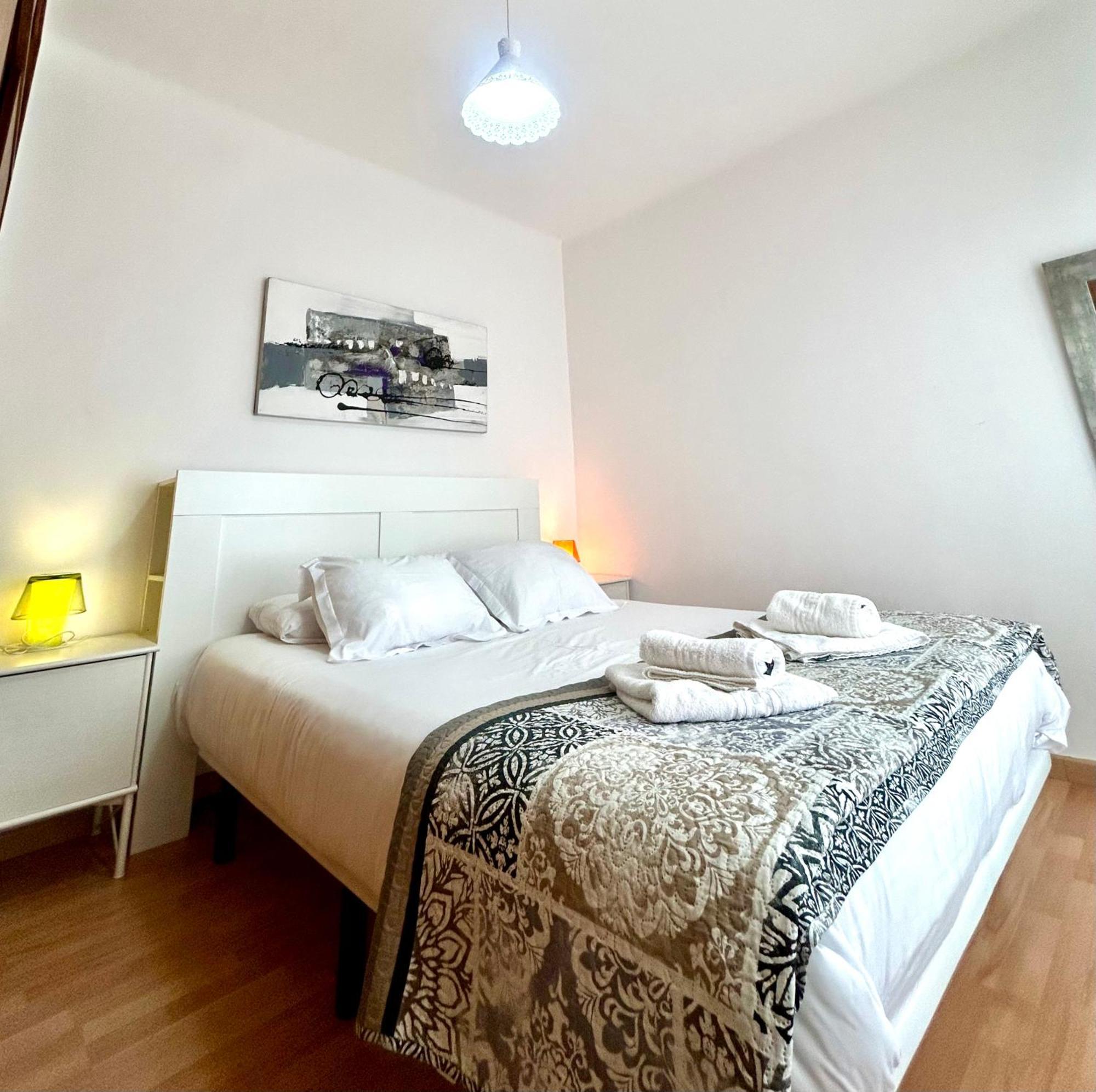 Apartment Carrer D'Olesa Barselona Dış mekan fotoğraf