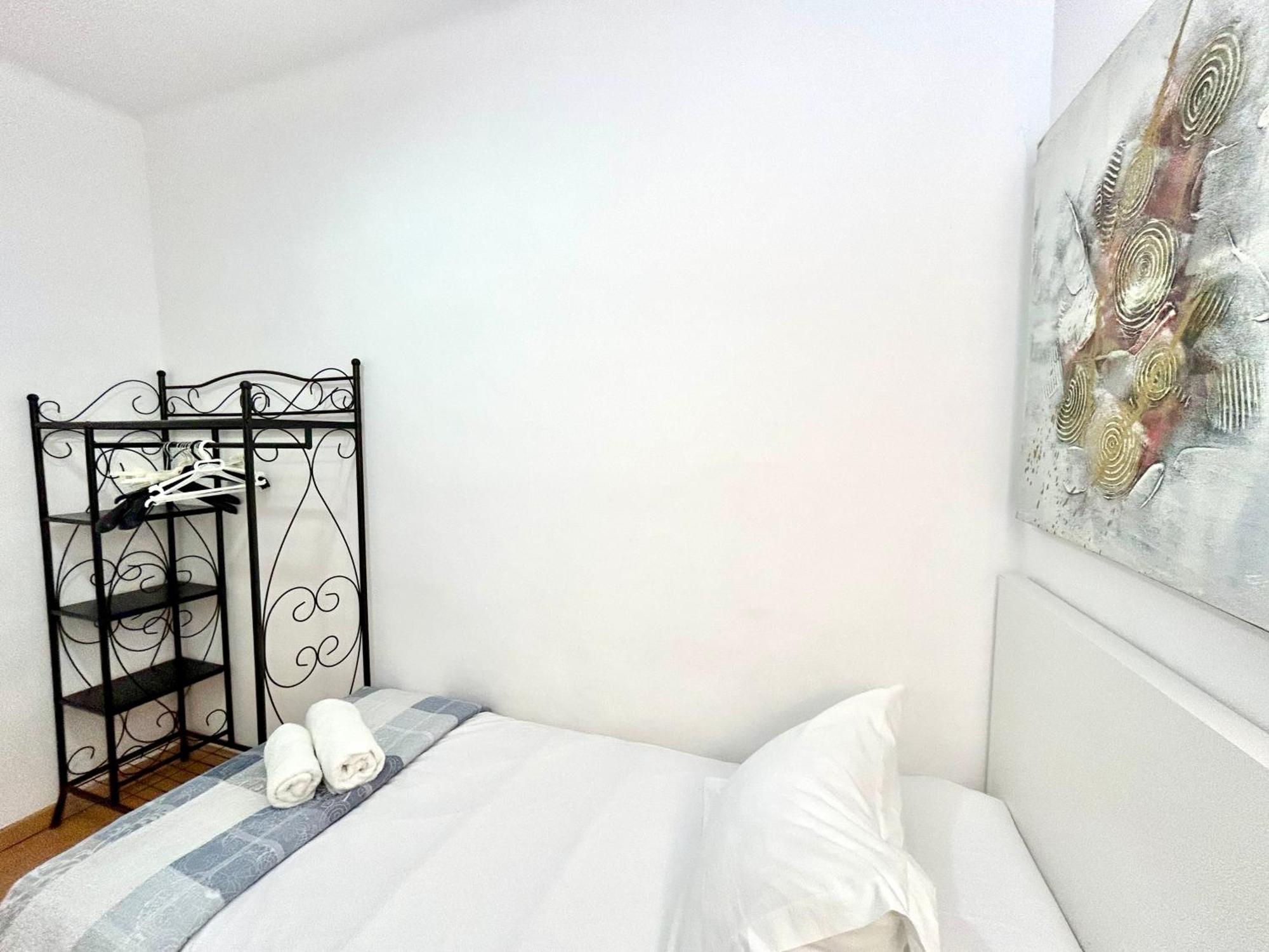 Apartment Carrer D'Olesa Barselona Dış mekan fotoğraf