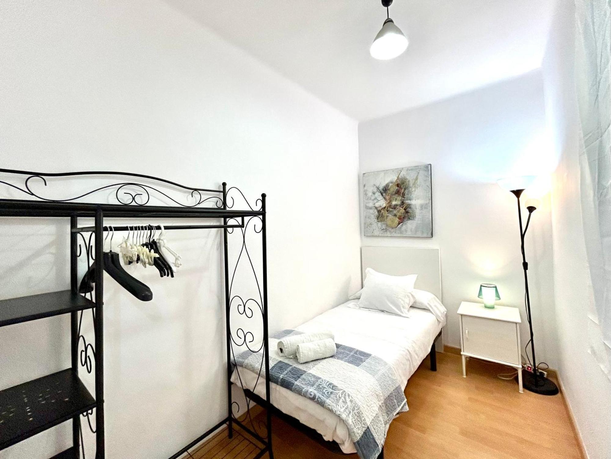 Apartment Carrer D'Olesa Barselona Dış mekan fotoğraf