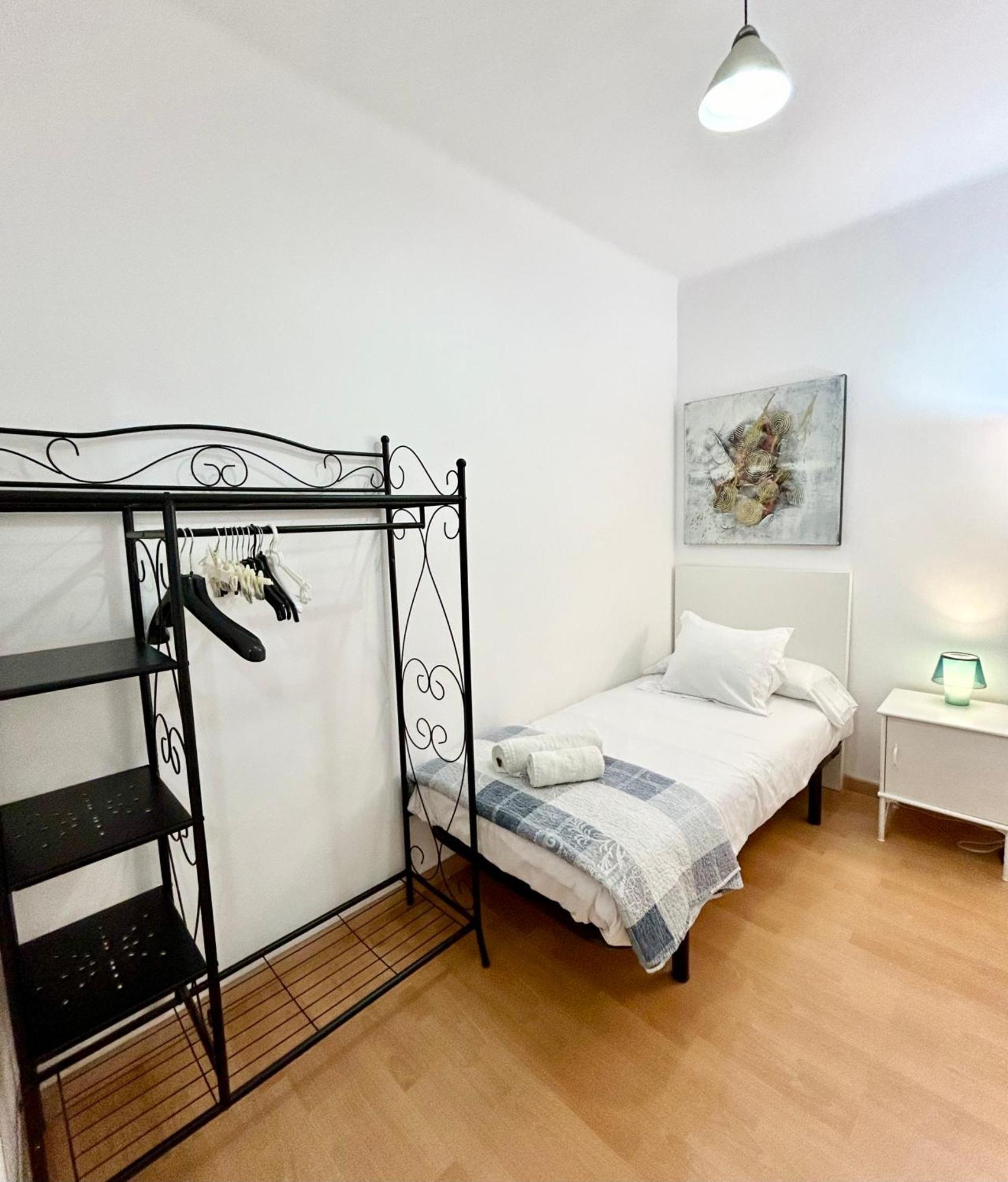 Apartment Carrer D'Olesa Barselona Dış mekan fotoğraf