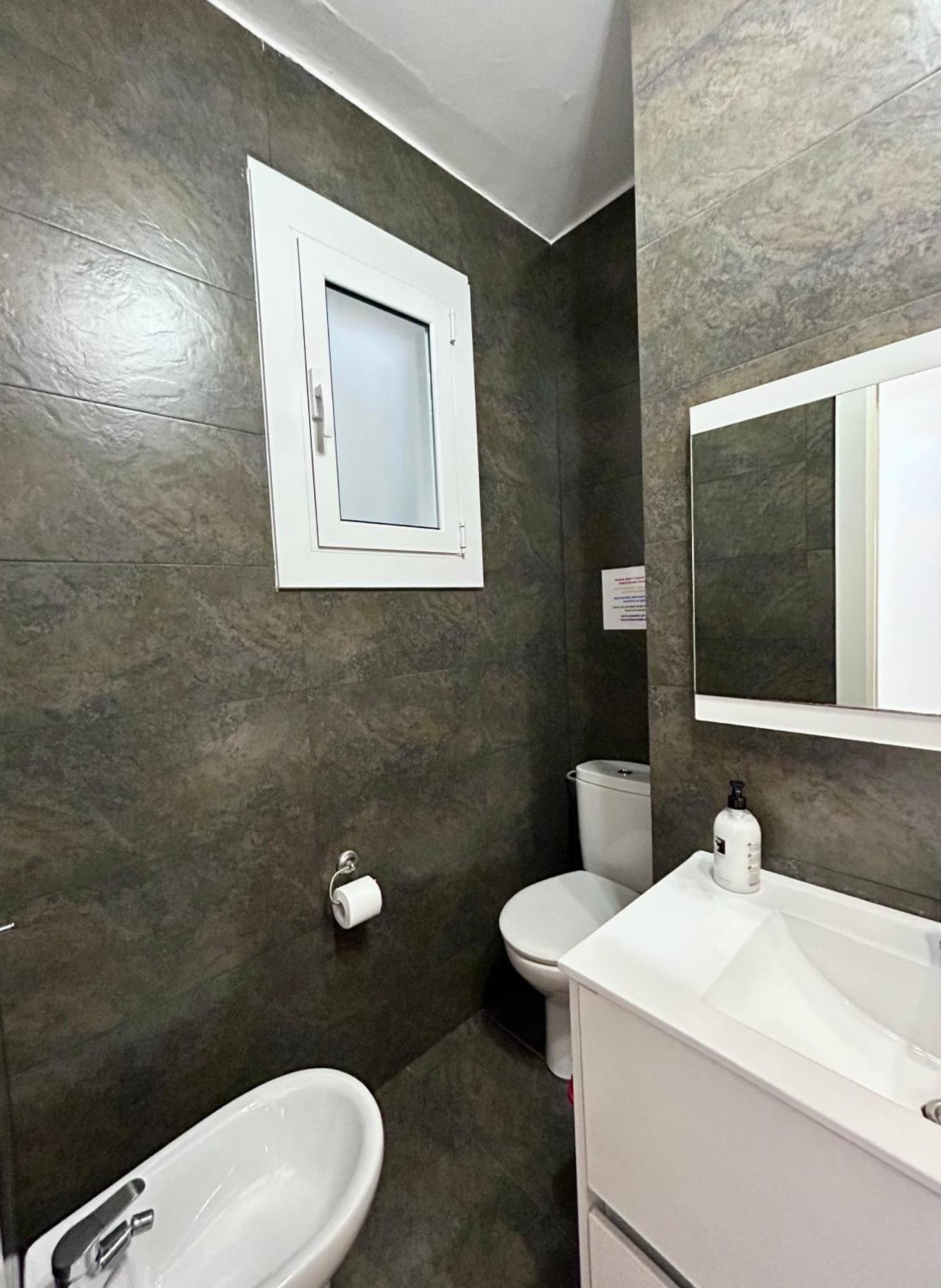 Apartment Carrer D'Olesa Barselona Dış mekan fotoğraf
